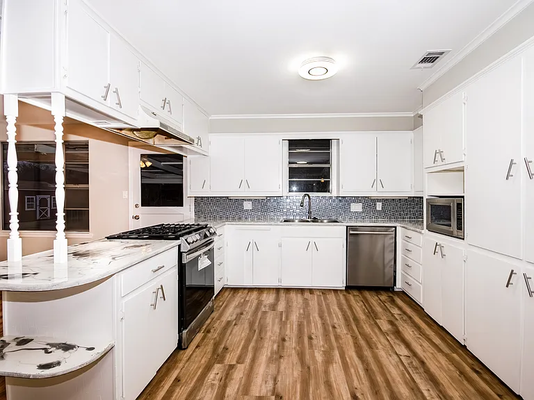 509 Church St — Photo 4