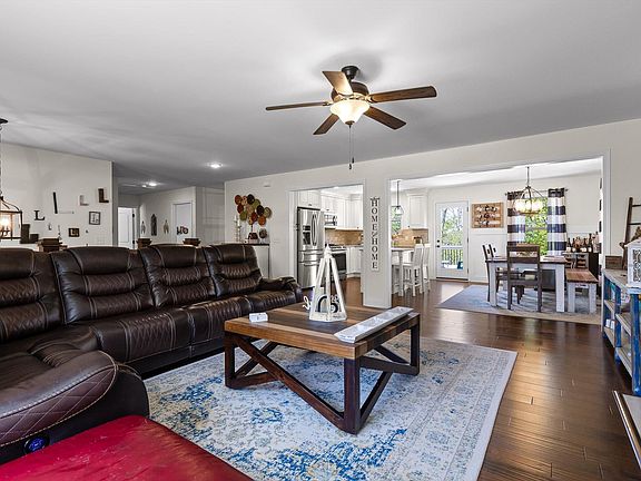 5th image of 7216 Klingler Ln
