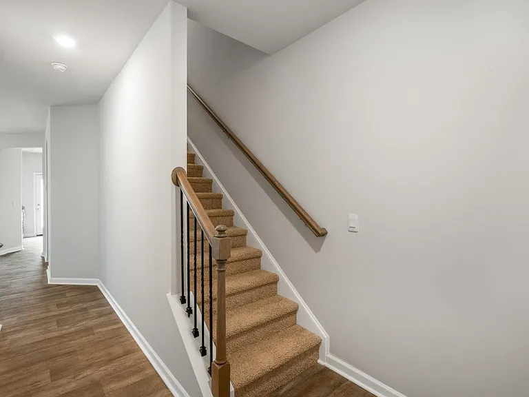 423 David Hill Dr — Photo 3