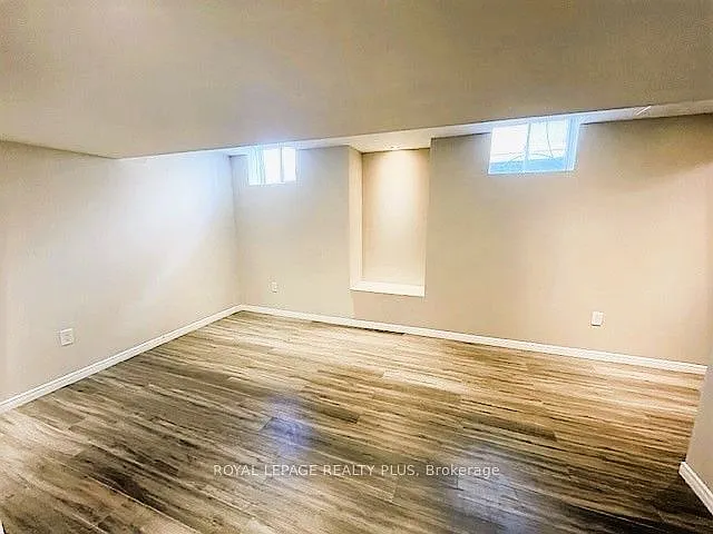 455 Trudeau Dr #BASEMENT — Photo 8