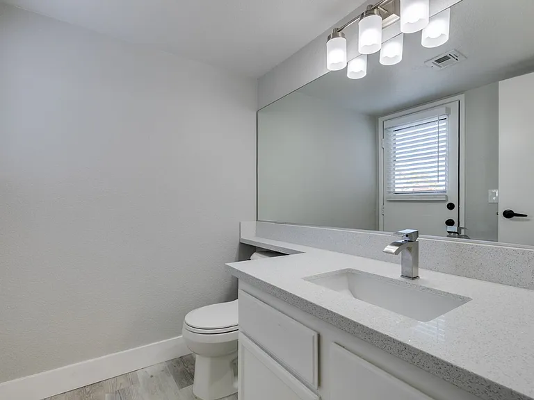 91 Trevor Dr — Photo 28