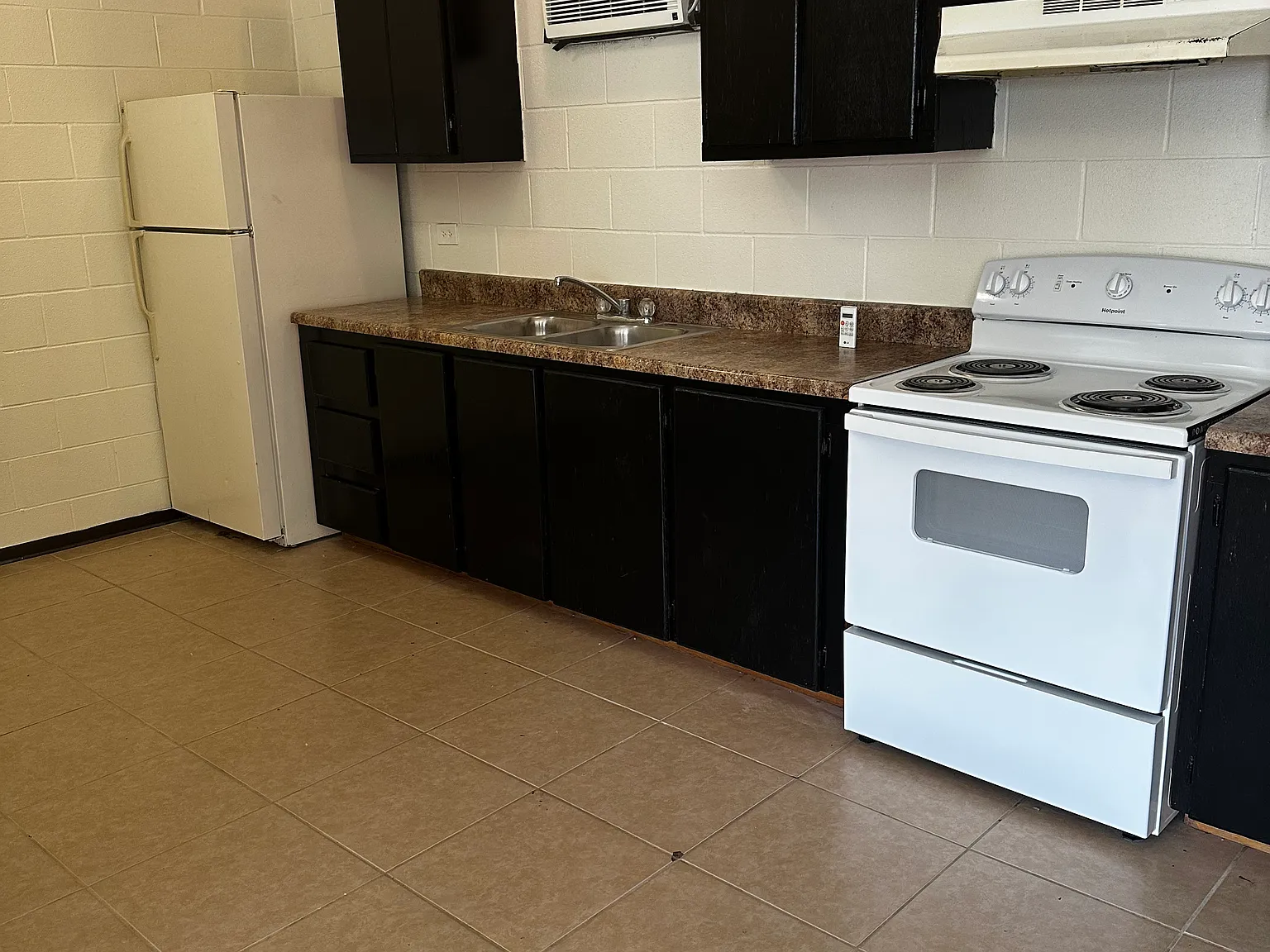 Comal Apartments — Photo 3