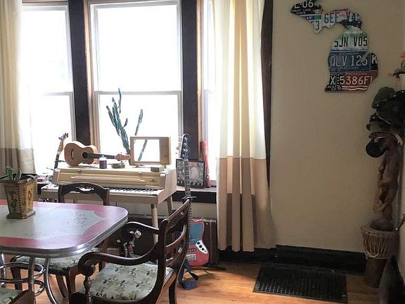 5th image of 1959 W Farragut Ave APT 1F