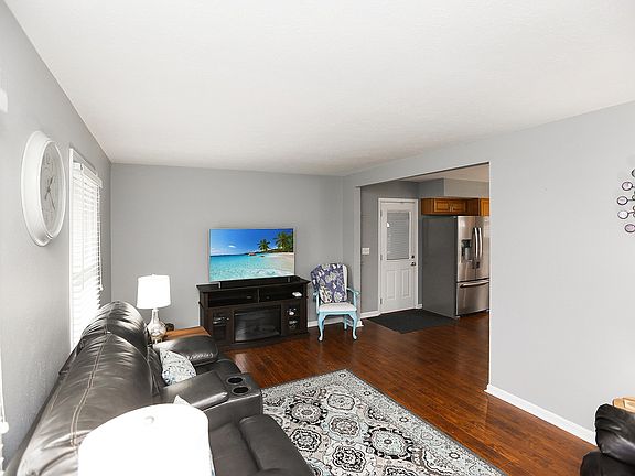 4th image of 59770 Spicewood Dr