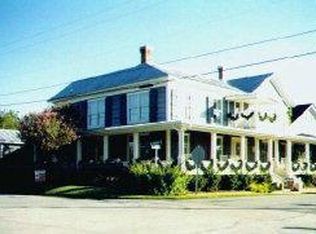 228 Elm St, Swansboro, NC 28584