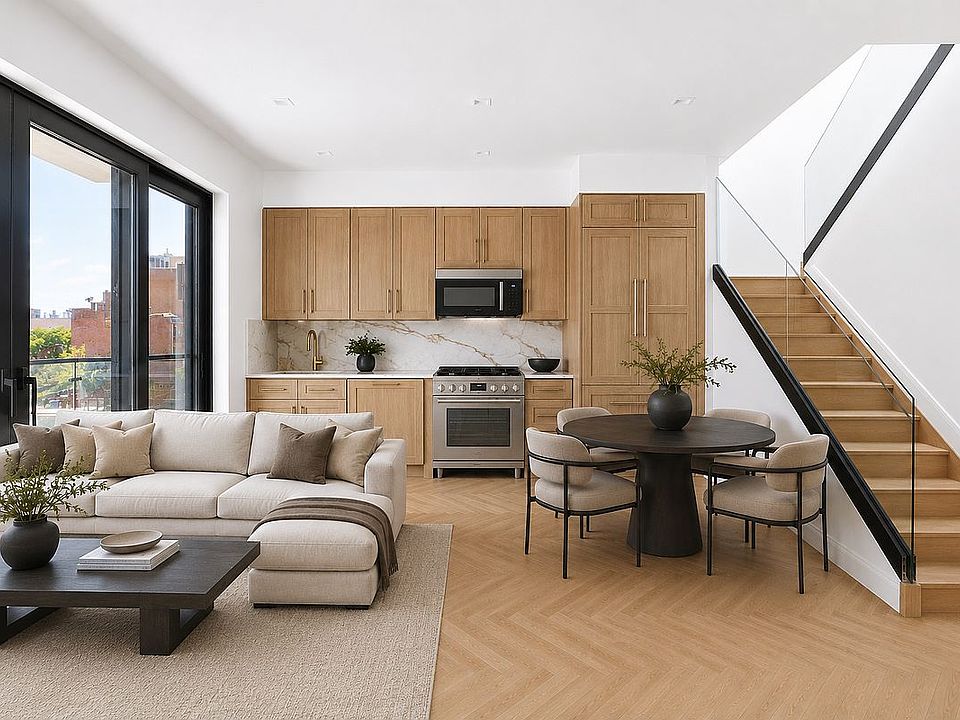 1st image of 128 Summit St APT 3