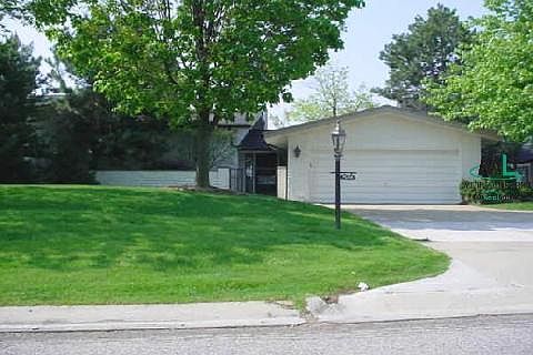 1st image of 4056 Golfridge Dr E