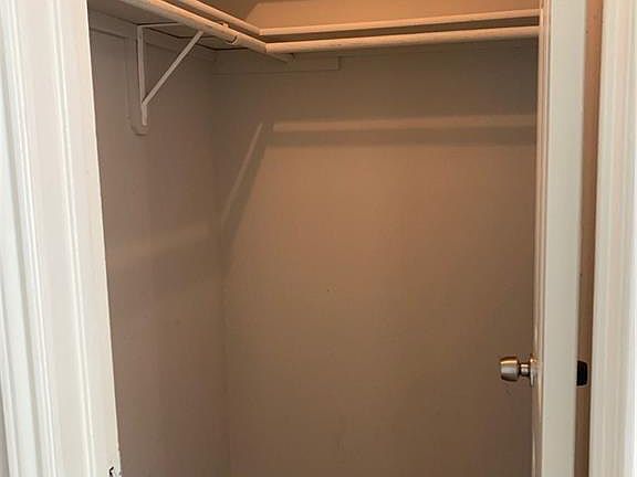 4th image of 1013 W 23rd St #202