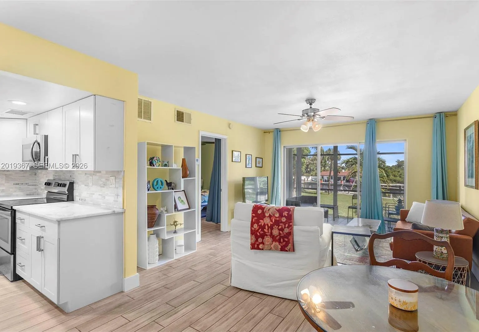 River Shores Condo — Photo 4