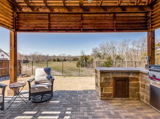306 Hidden Creek Pkwy, Van Alstyne, TX 75495