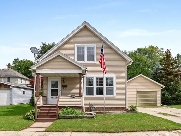 520 Hickory St, Sheboygan Falls, WI 53085
