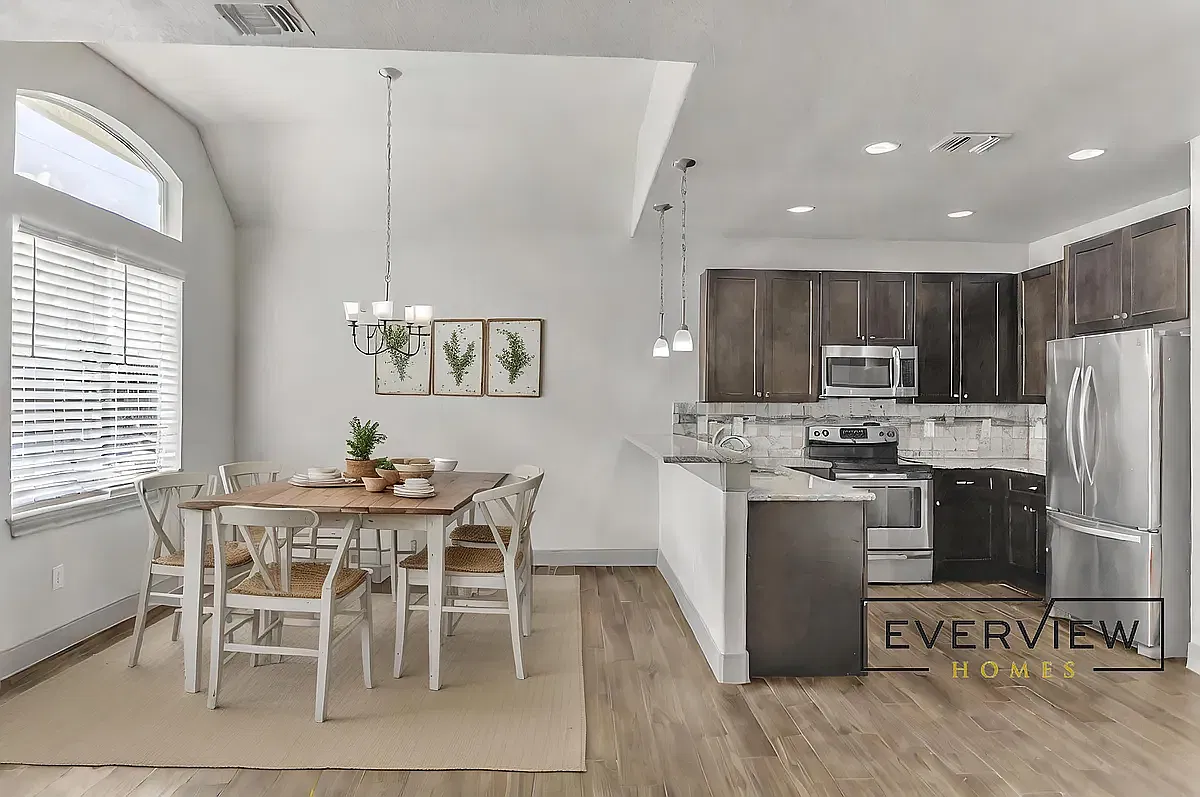 2 bed, 1249 sqft, $1,550 — Photo 4