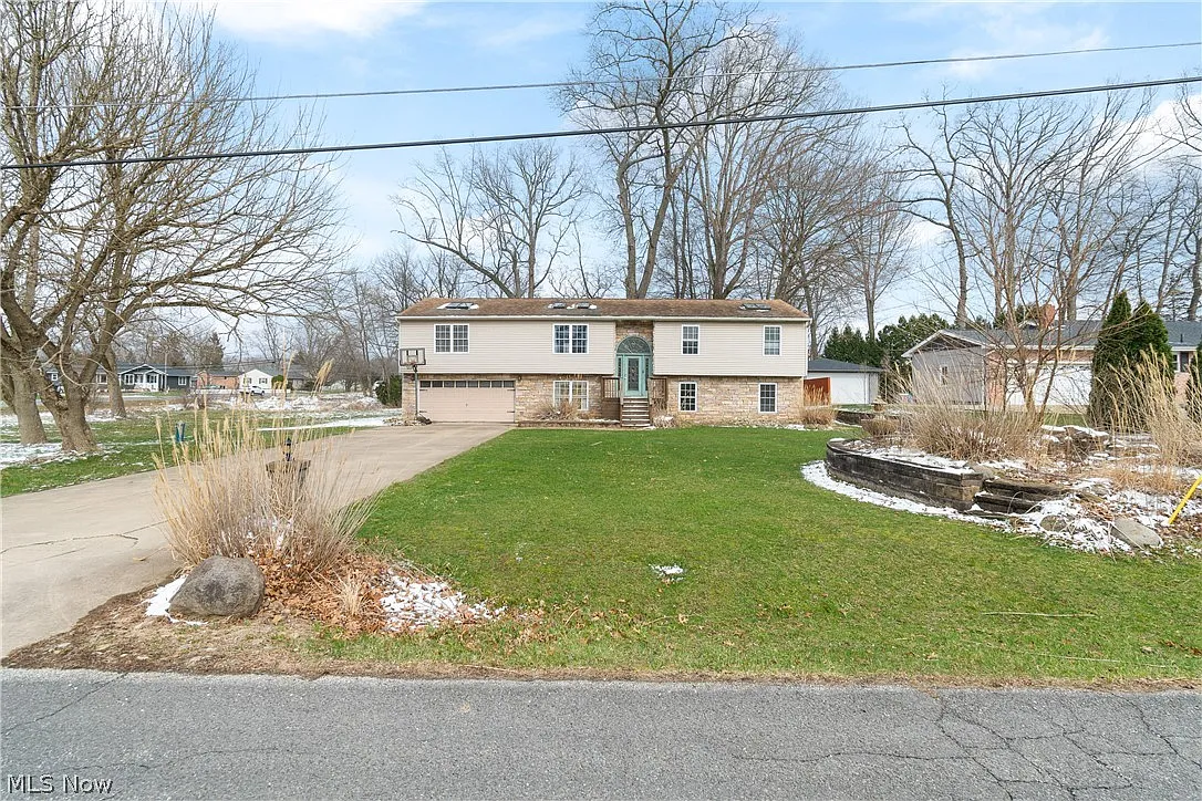 4885 Will Dr photo 1