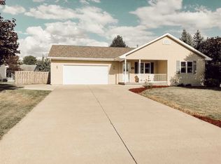 252 Arbutus Ct, Omro, WI 54963