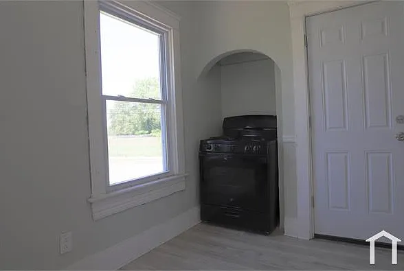 650 E 93rd St #1 — Photo 3