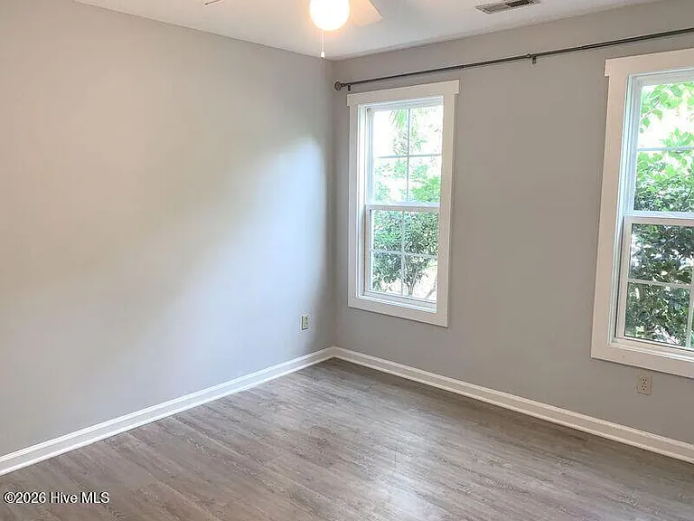 219 Charter Dr — Photo 13