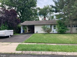 56 Border Rock Rd, Levittown, PA 19057
