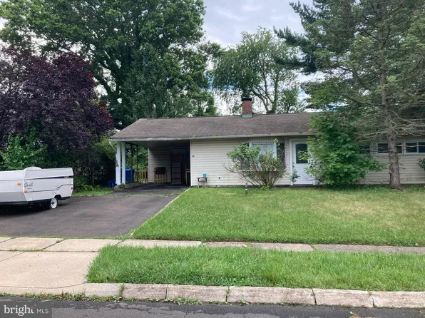 56 Border Rock Rd, Levittown, PA 19057