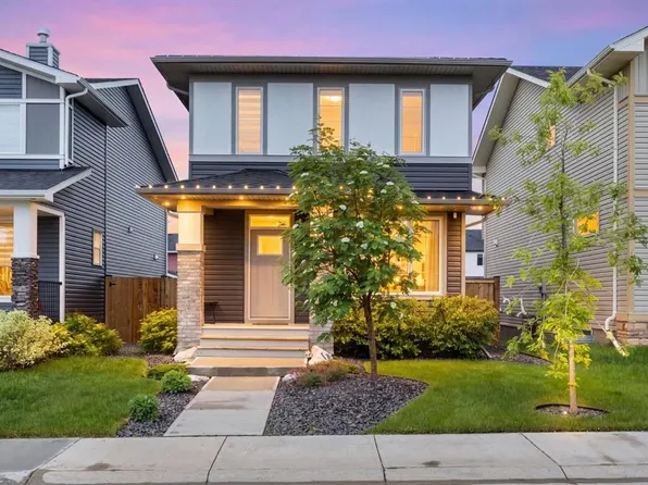 40 Dawson Harbour Vlg, Chestermere, AB T1X 2A3