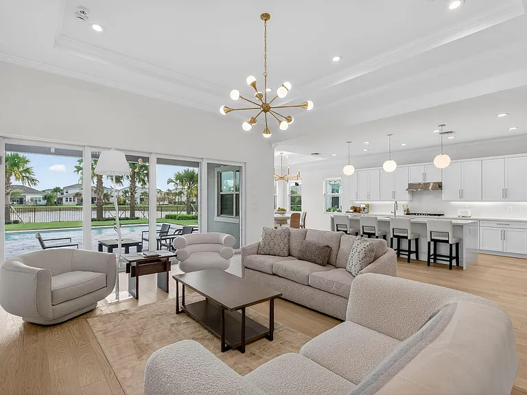 9249 Crestview Circle Palm — Photo 10