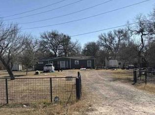 851 Old San Antonio Rd, Dale, TX 78616