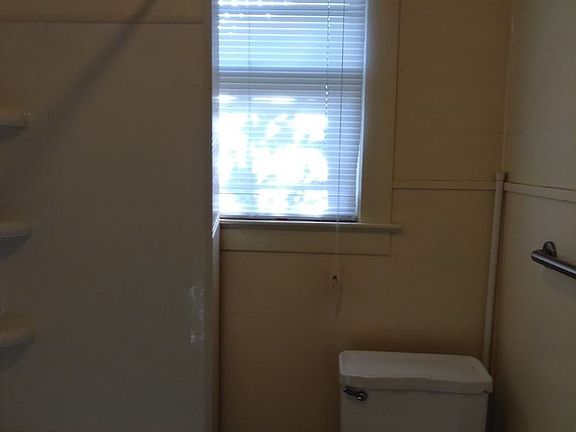 3rd image of 457 College St