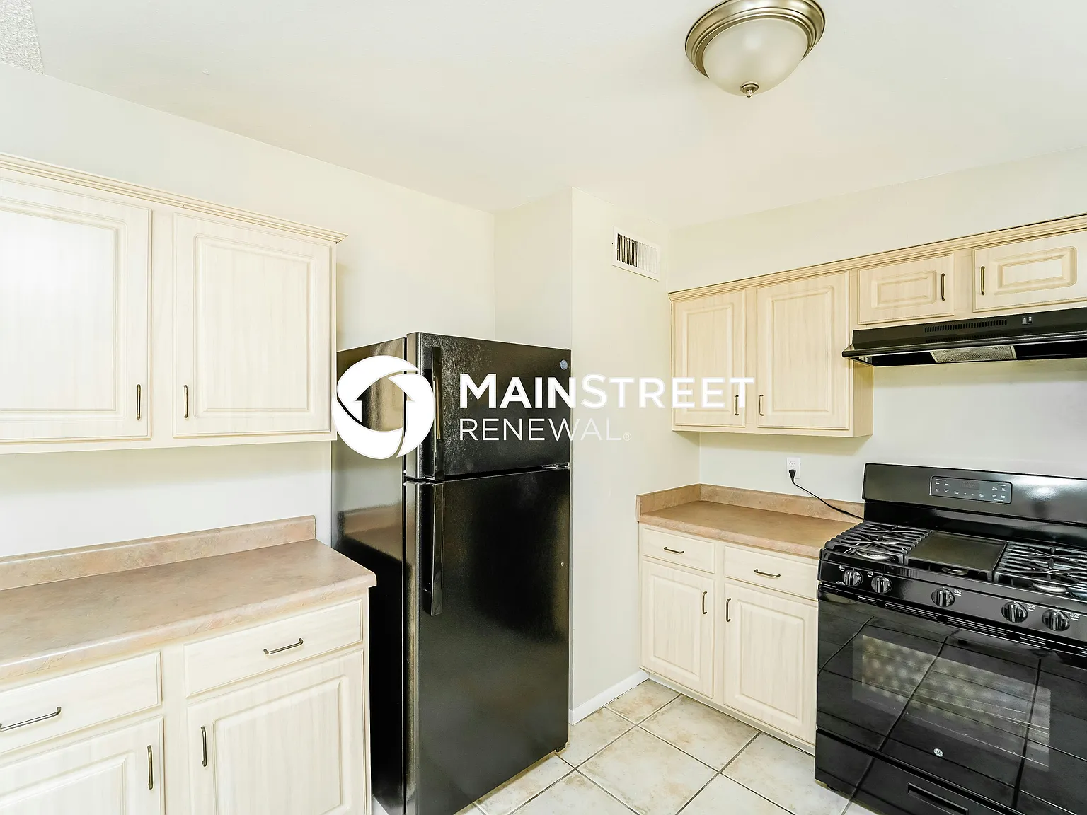 3232 E Stallion Ln — Photo 4