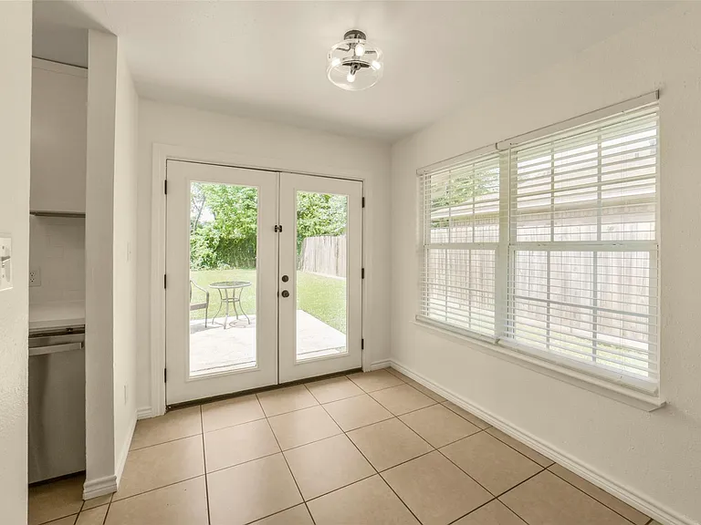 18147 Dinner Creek Dr — Photo 23