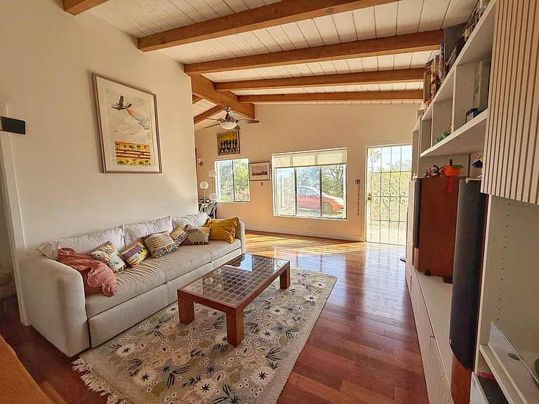 1231 Montecito Dr — Photo 2