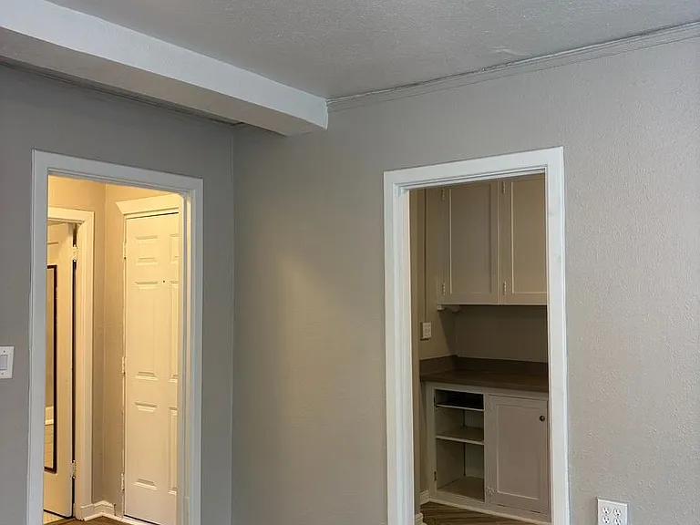 Charlesgate Apartments - Vintage Studios — Photo 28