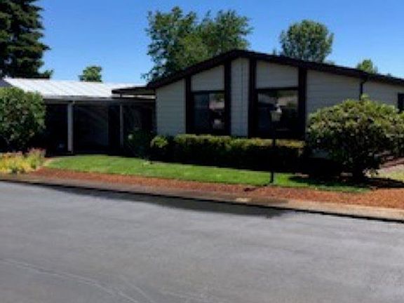 2nd image of 450 SE Lacreole Dr Unit 142