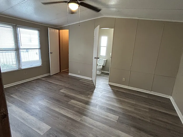 210 Tyler St — Photo 9