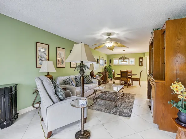 820 S Hollybrook Dr APT 306, Pembroke Pines, FL 33025