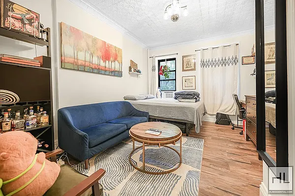 Rented by Charney Real Estate LLC | media 7