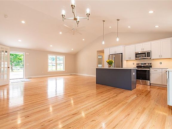 3rd image of 20 Eva Ln