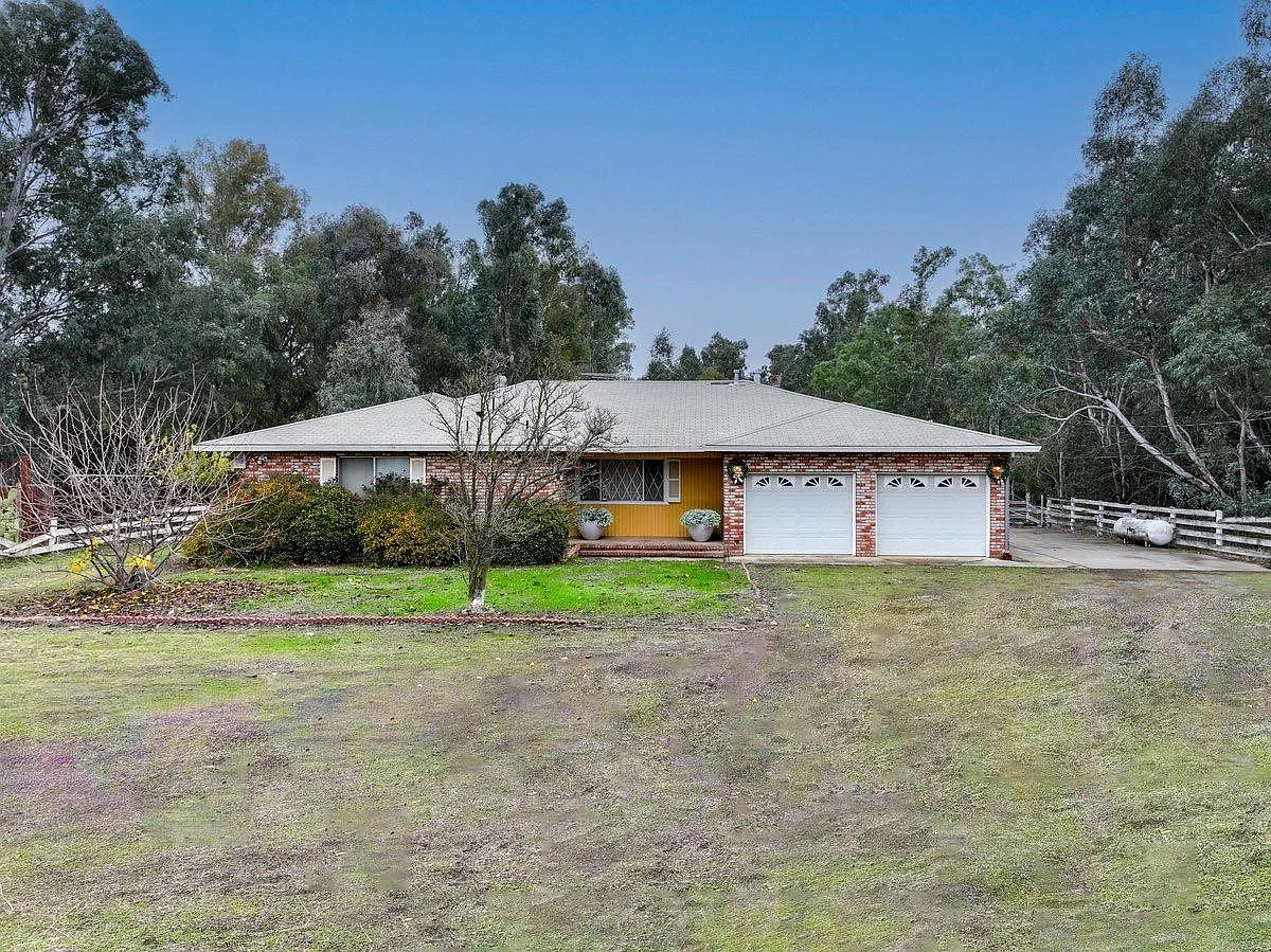 3421 County Road 88c photo 1