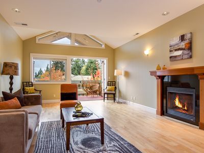 360 Knechtel Way, Bainbridge Island, WA, 98110