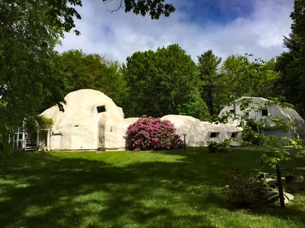 11 Day Rd, Cornwall Bridge, CT 06754