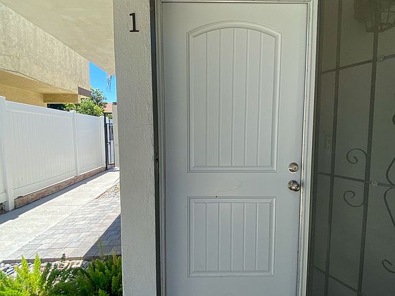 2nd image of 3859 46th St APT 1