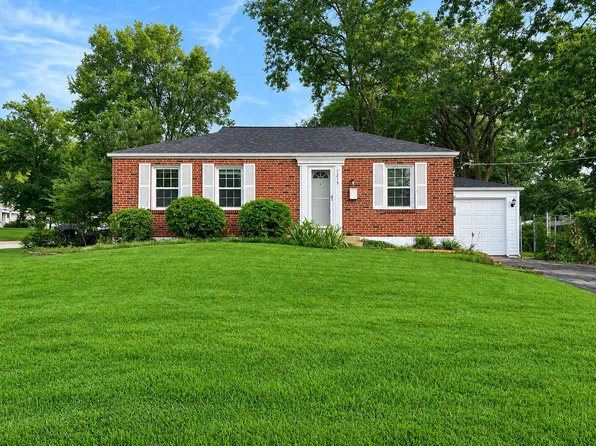 1219 N Geyer Rd, Saint Louis, MO 63122