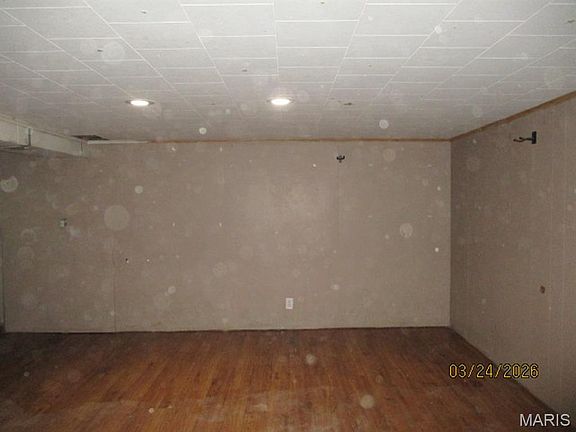 3rd image of 2905 Yale Dr