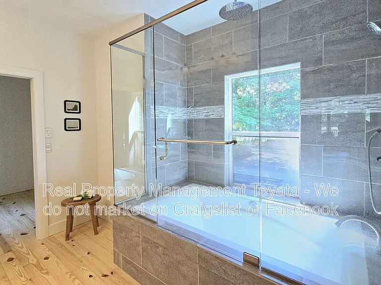 5560 Hillard Rd — Photo 20
