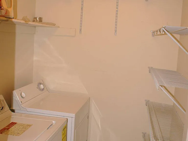402 Bollen Ct — Photo 11