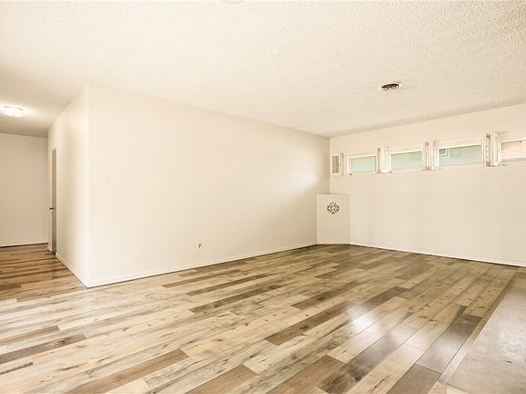 5th image of 75 W Grant Ave
