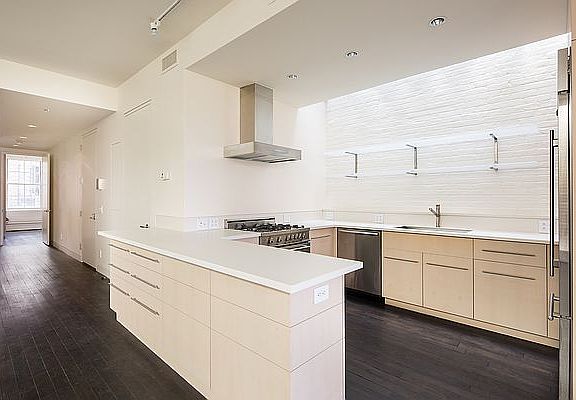 3rd image of 323 Greenwich St #5