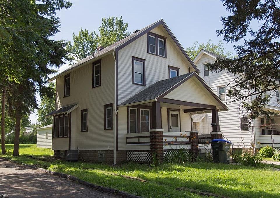 1st image of 1766 4th St