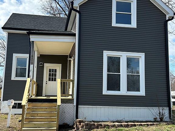 2nd image of 809 N Florissant Rd