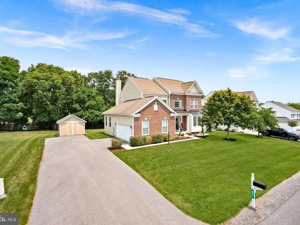 661 Chickamauga Dr, Harpers Ferry, WV 25425