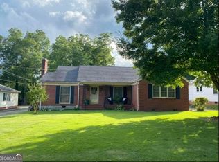 227 Lake Forest Dr, Elberton, GA 30635