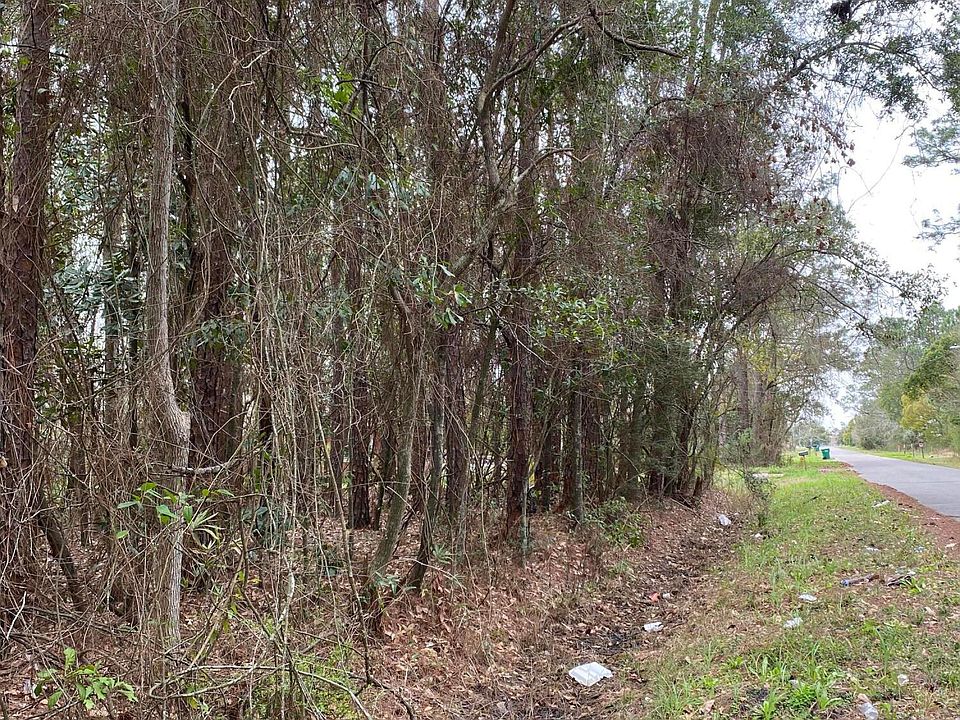 2nd image of 40 Avenue